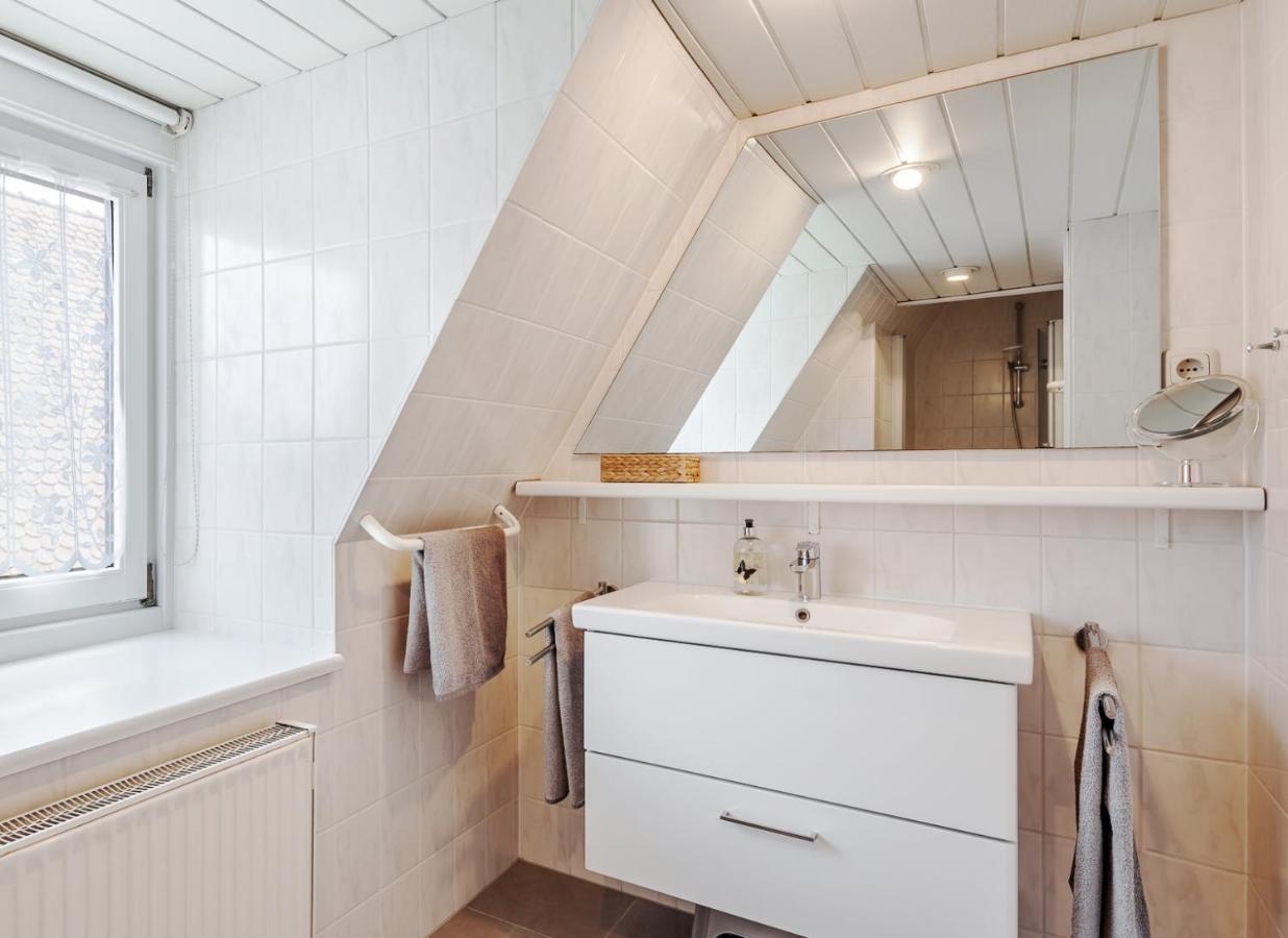 Apartment Im Kapitaenshaus Ostseerose Lubeck